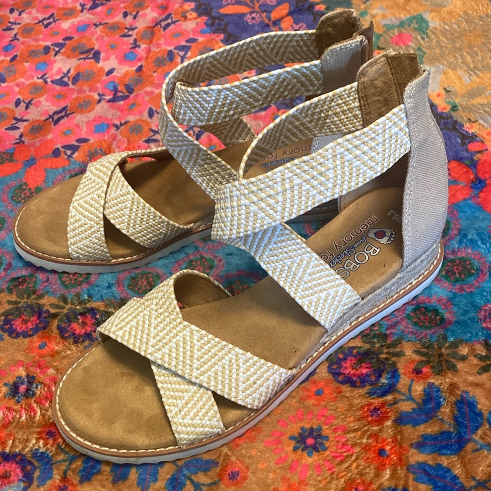 *EUC* Women’s Skechers Bob’s wedge sandal size 8.5